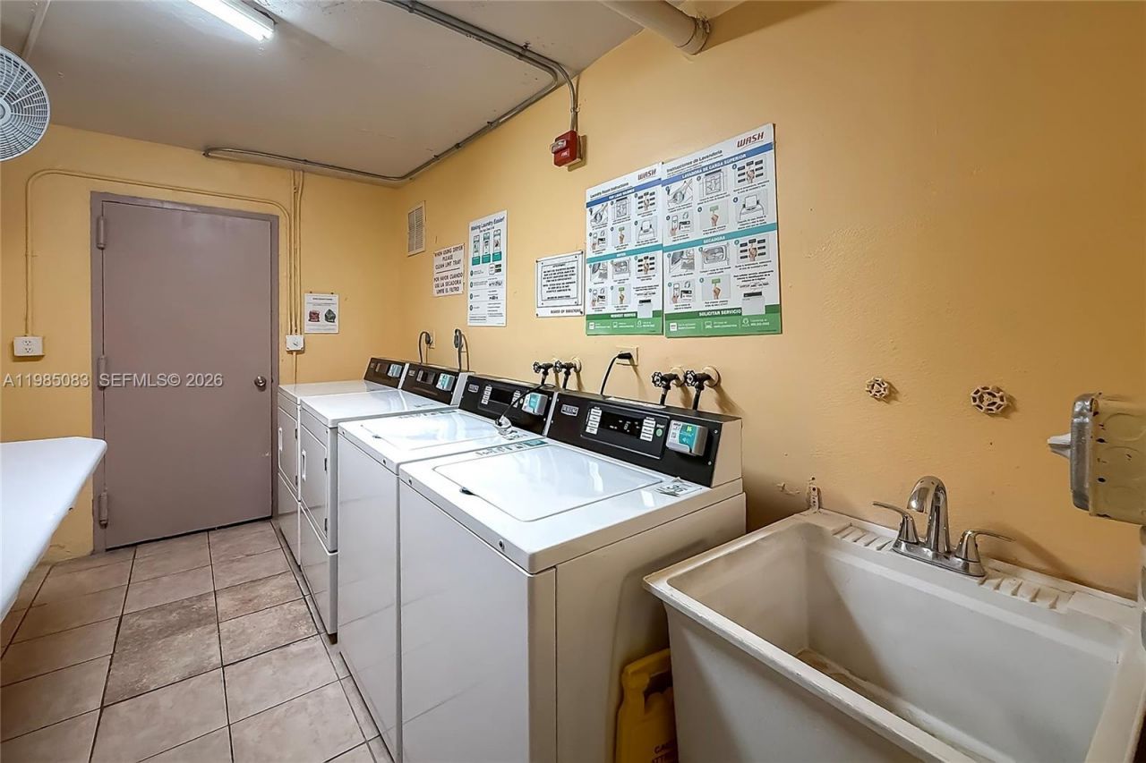 200 172nd St, Unit 319, Sunny Isles Beach, FL 33160 Photo