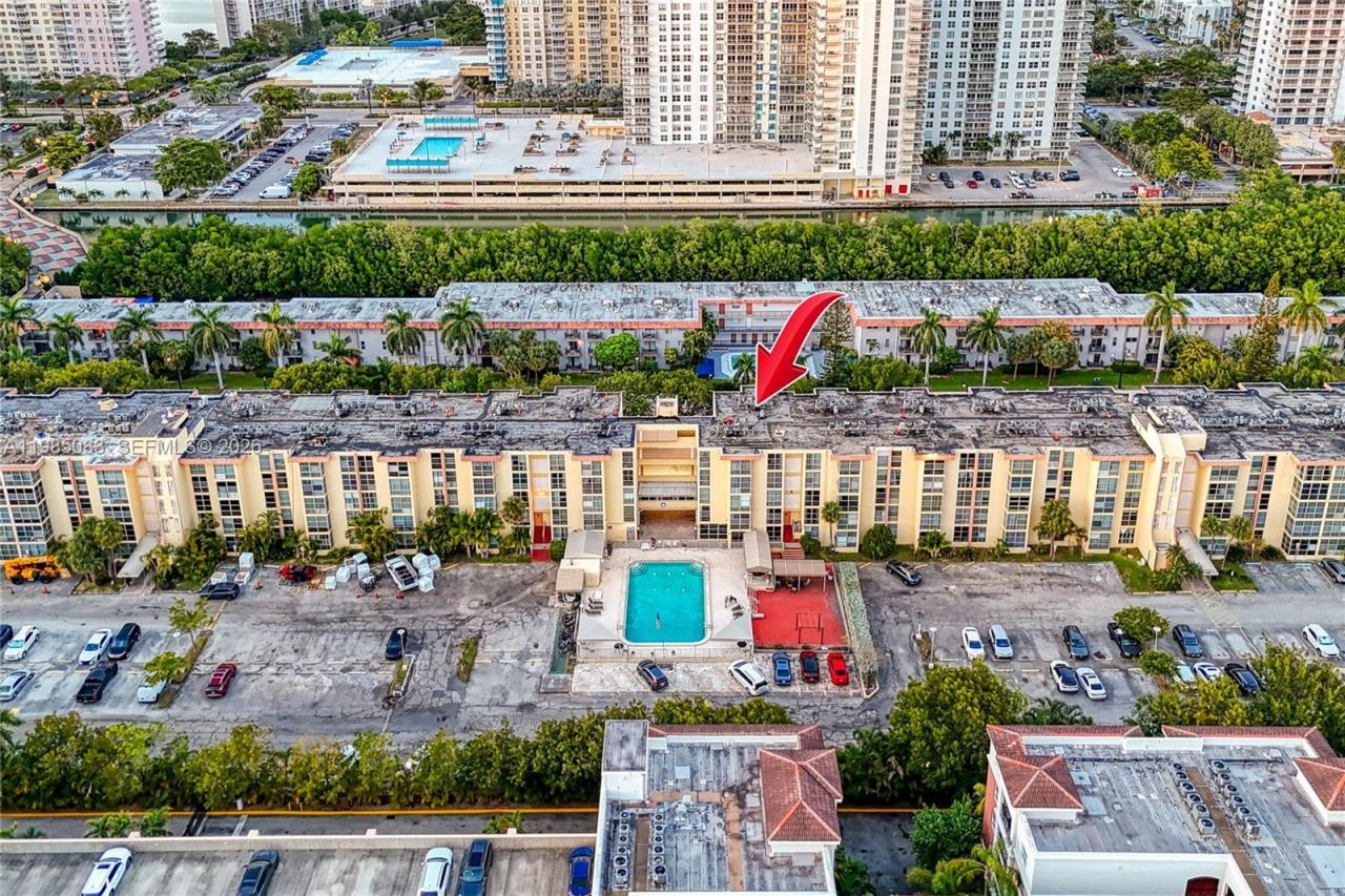 200 172nd St, Unit 319, Sunny Isles Beach, FL 33160 Photo