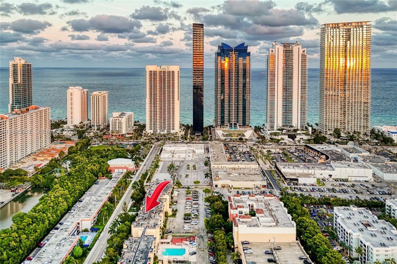 200 172nd St, Unit 319, Sunny Isles Beach, FL 33160 Photo