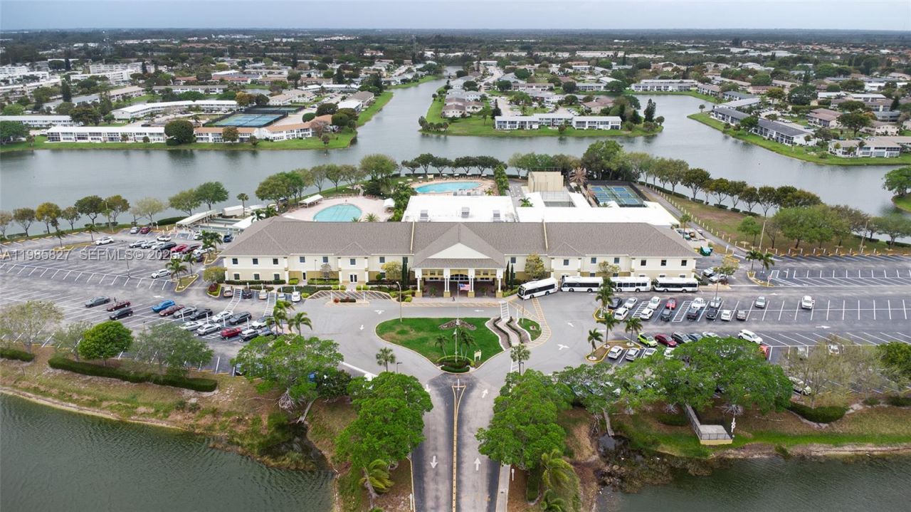 418 Sheffield Q , Unit 418, West Palm Beach, FL 33417 Photo