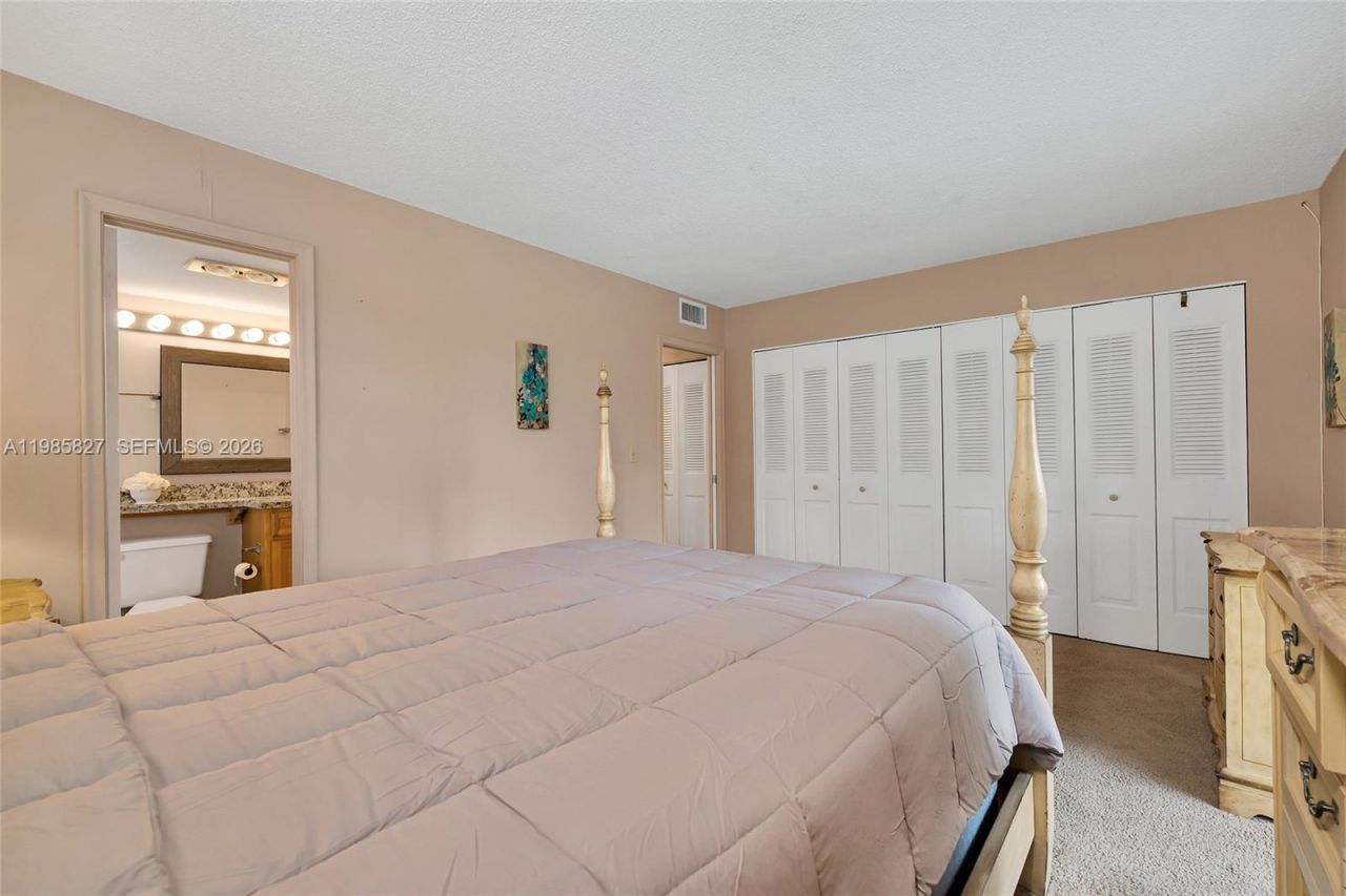 418 Sheffield Q , Unit 418, West Palm Beach, FL 33417 Photo