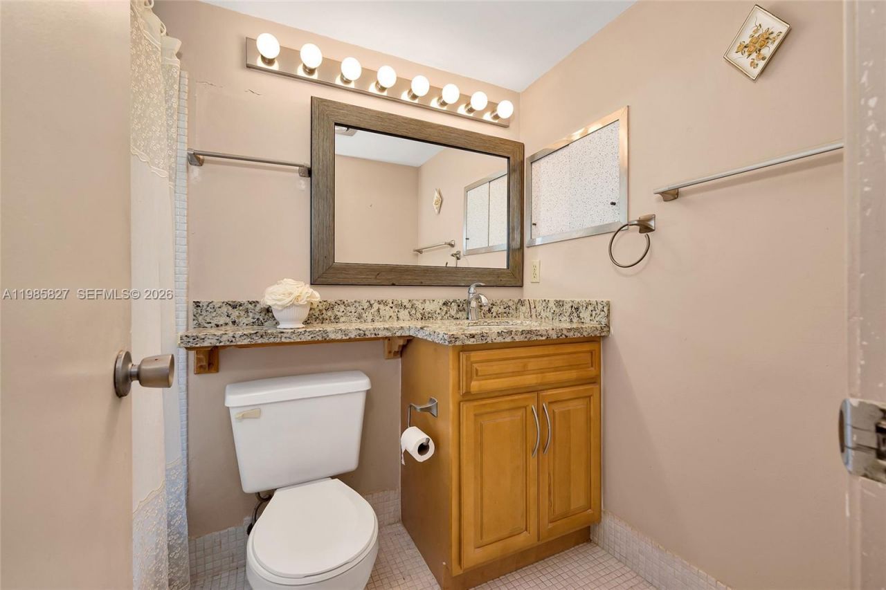 418 Sheffield Q , Unit 418, West Palm Beach, FL 33417 Photo