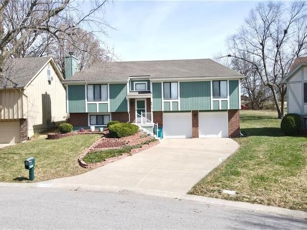 6813 E 144th Place, Grandview, MO 64030