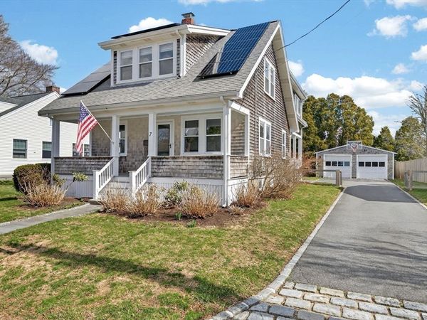 7 Akin St, Dartmouth, MA 02748
