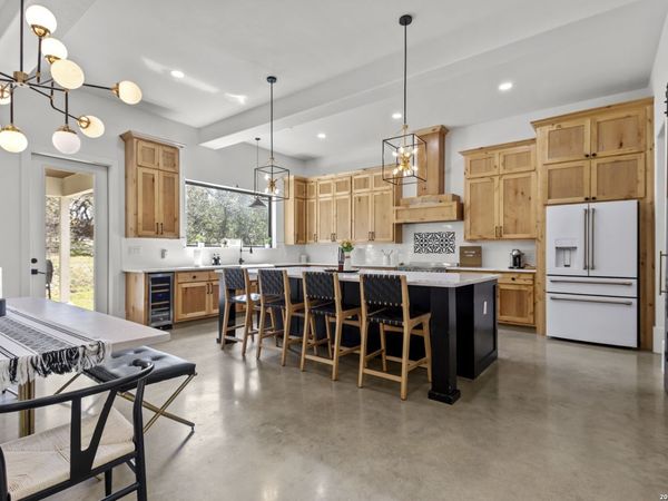 211 Spacious Sky, San Antonio, TX 78260