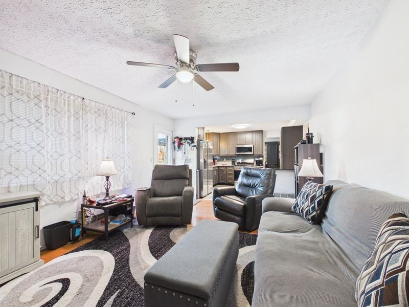 515 Virginia Street, Ashville, OH 43103 Photo 12