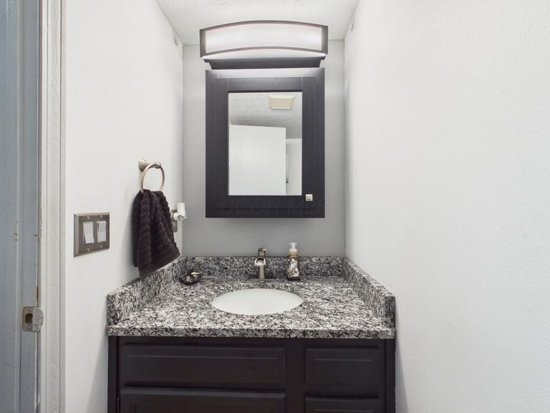 515 Virginia Street, Ashville, OH 43103 Photo 14