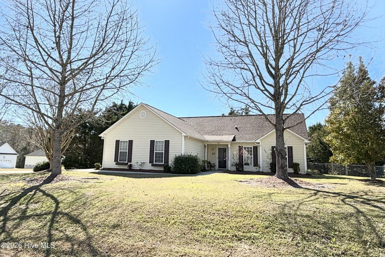 302 Appaloosa Court, Swansboro, NC 28584 Main Photo