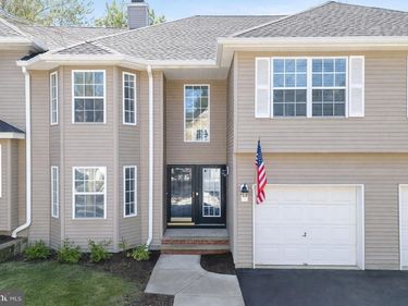 4 JUMPING BROOK PLACE, ANNANDALE, NJ 08801