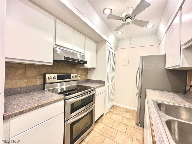 42 Gloucester Court, Unit 3A, Akron, OH 44313 Photo 2