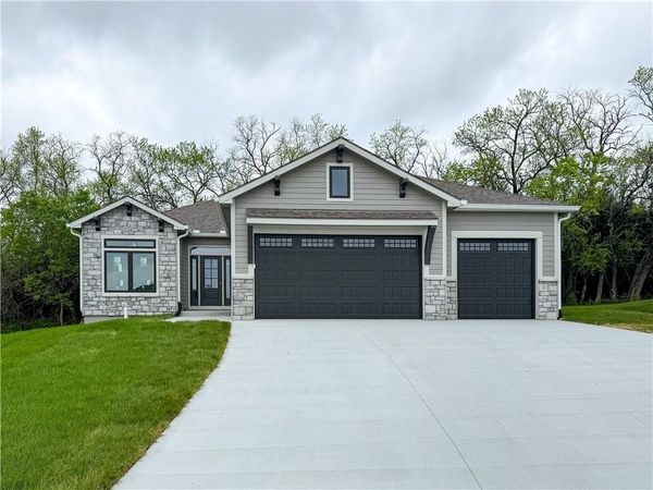 1134 Bluestem Circle, Baldwin City, KS 66006