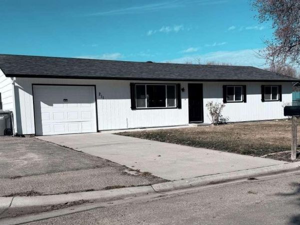 211 Jasper Ave, Middleton, ID 83644