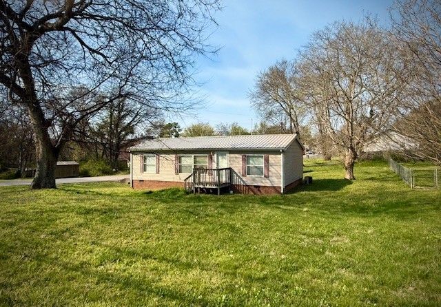 224 Chapman Ln, Columbia, TN 38401 Main Photo
