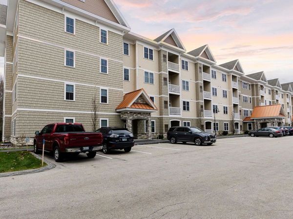 2 Henry David Drive, Unit 207, Nashua, NH 03062