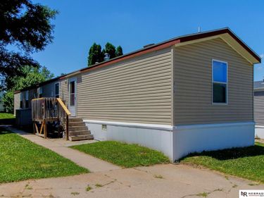 3715 NW Fairwood Court , Lincoln, NE 68521