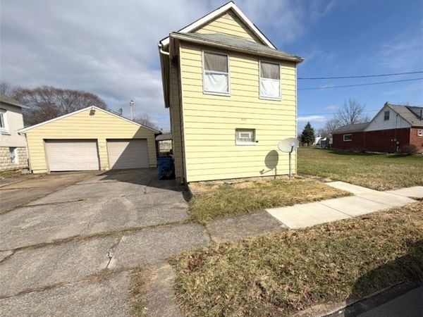 330 Sanderson Avenue, Campbell, OH 44405