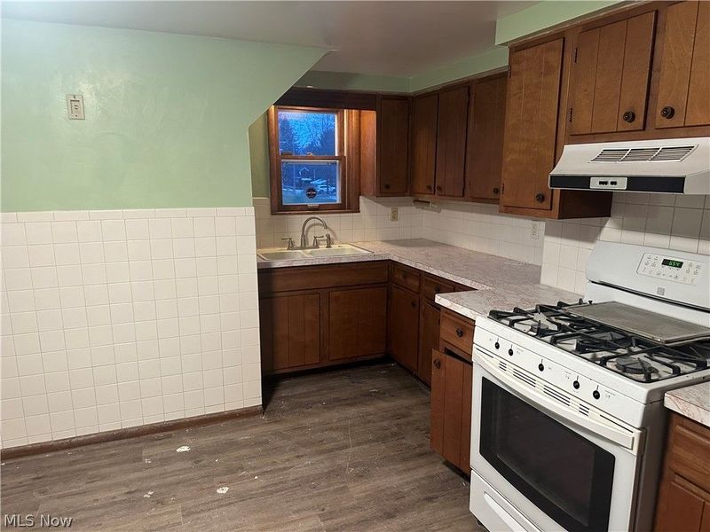 330 Sanderson Avenue, Campbell, OH 44405 Photo 9