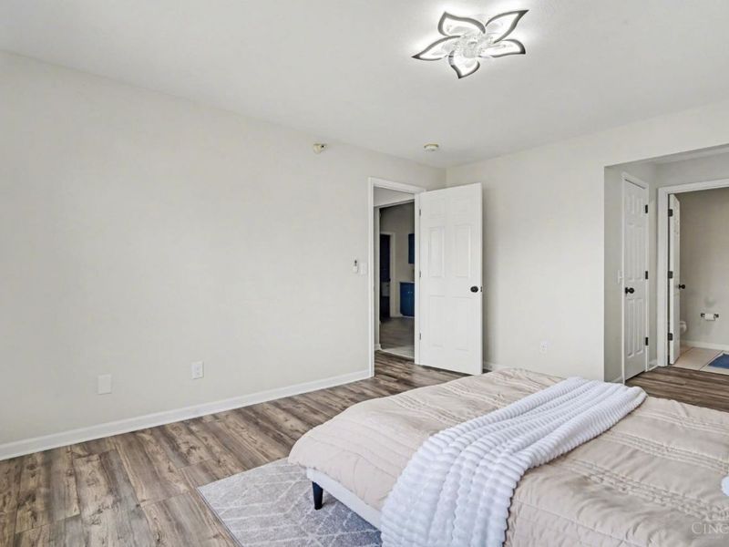 5696 Bridgetown Road, Unit 12, Cincinnati, OH 45248 Photo 10