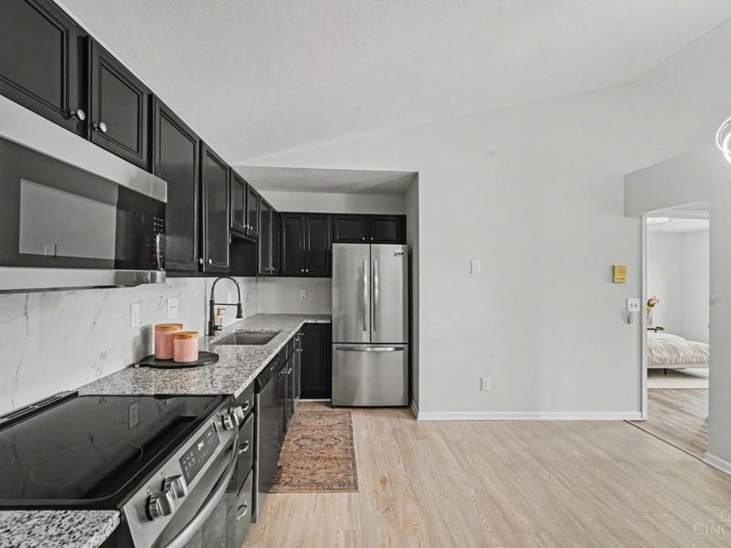 5696 Bridgetown Road, Unit 12, Cincinnati, OH 45248 Photo 7