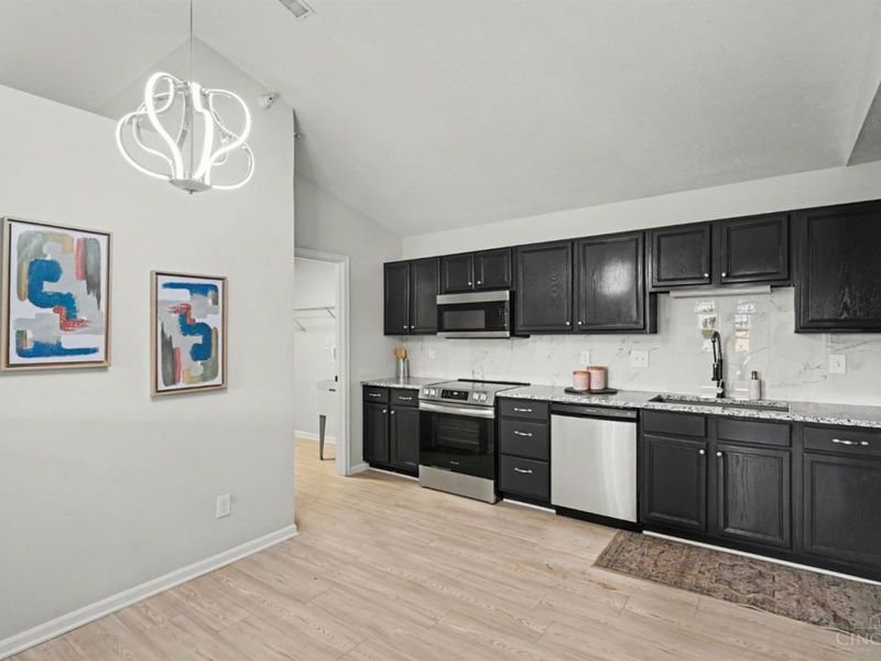 5696 Bridgetown Road, Unit 12, Cincinnati, OH 45248 Photo 8