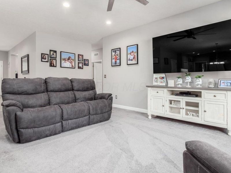 141 Sandpiper Drive, Thornville, OH 43076 Photo 11