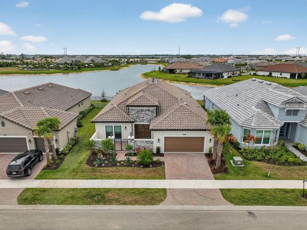 10102 SW Davanti Drive, Port St. Lucie, FL 34987