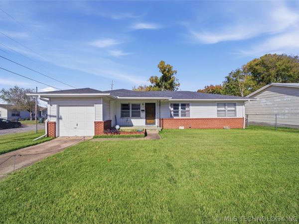 1607 A And M Drive , Okmulgee, OK 74447