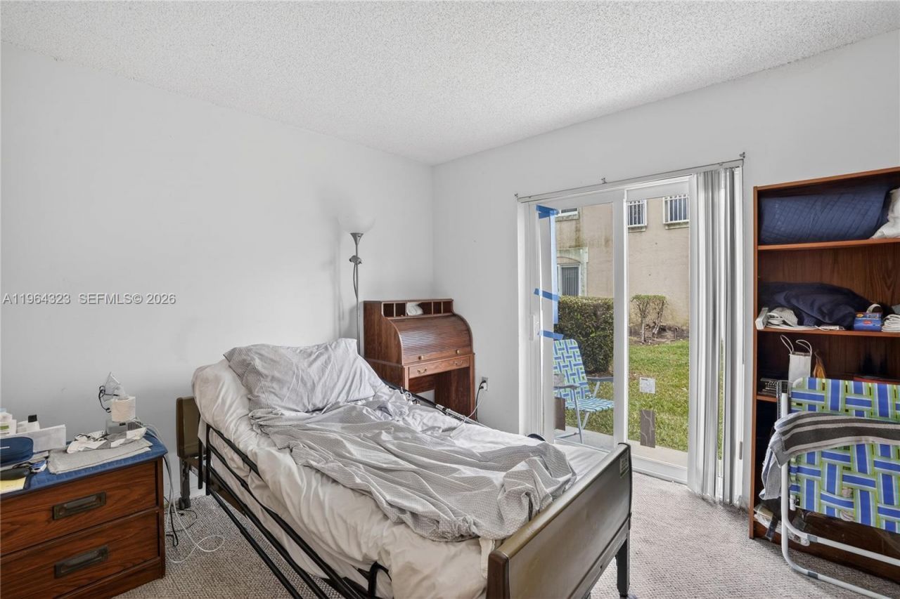 8670 NW 6th Ln, Unit 4-109, Miami, FL 33126 Photo