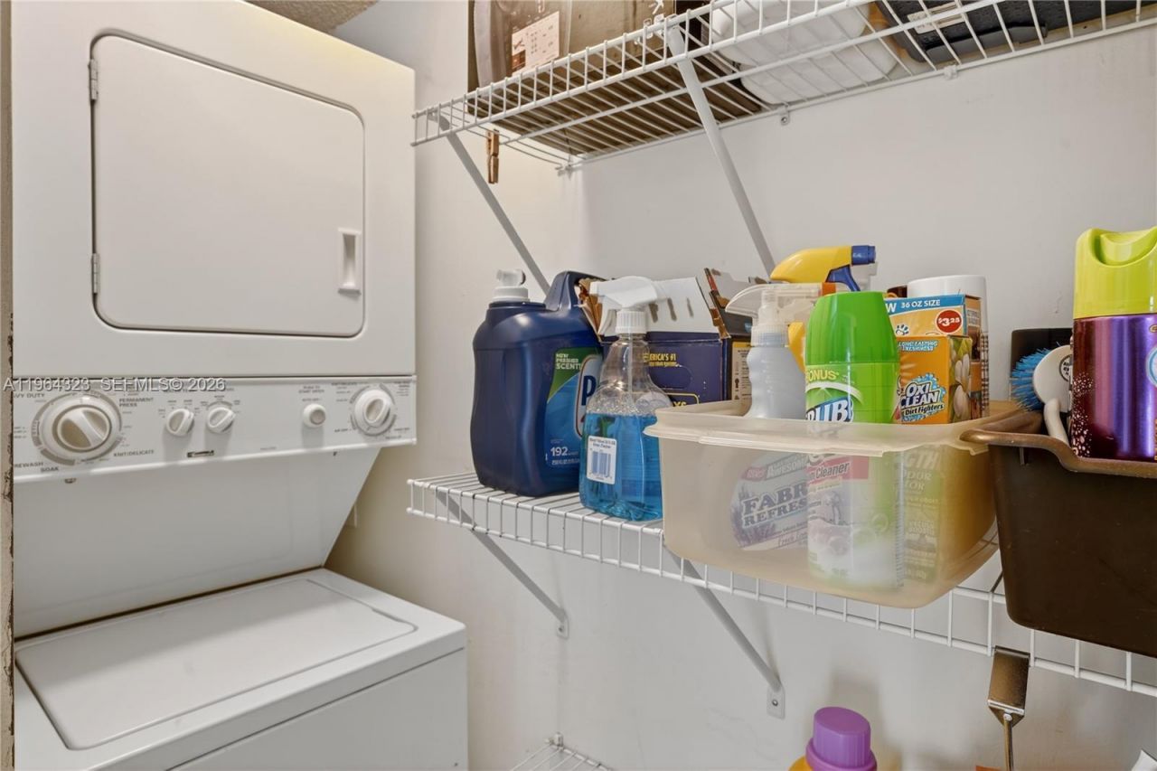 8670 NW 6th Ln, Unit 4-109, Miami, FL 33126 Photo