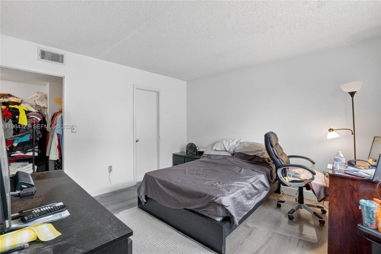 8670 NW 6th Ln, Unit 4-109, Miami, FL 33126 Photo