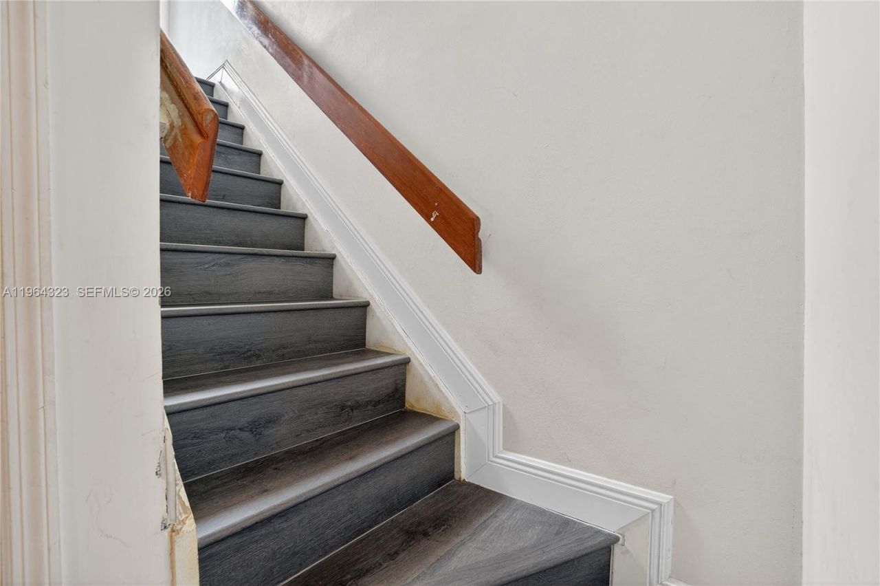 8670 NW 6th Ln, Unit 4-109, Miami, FL 33126 Photo