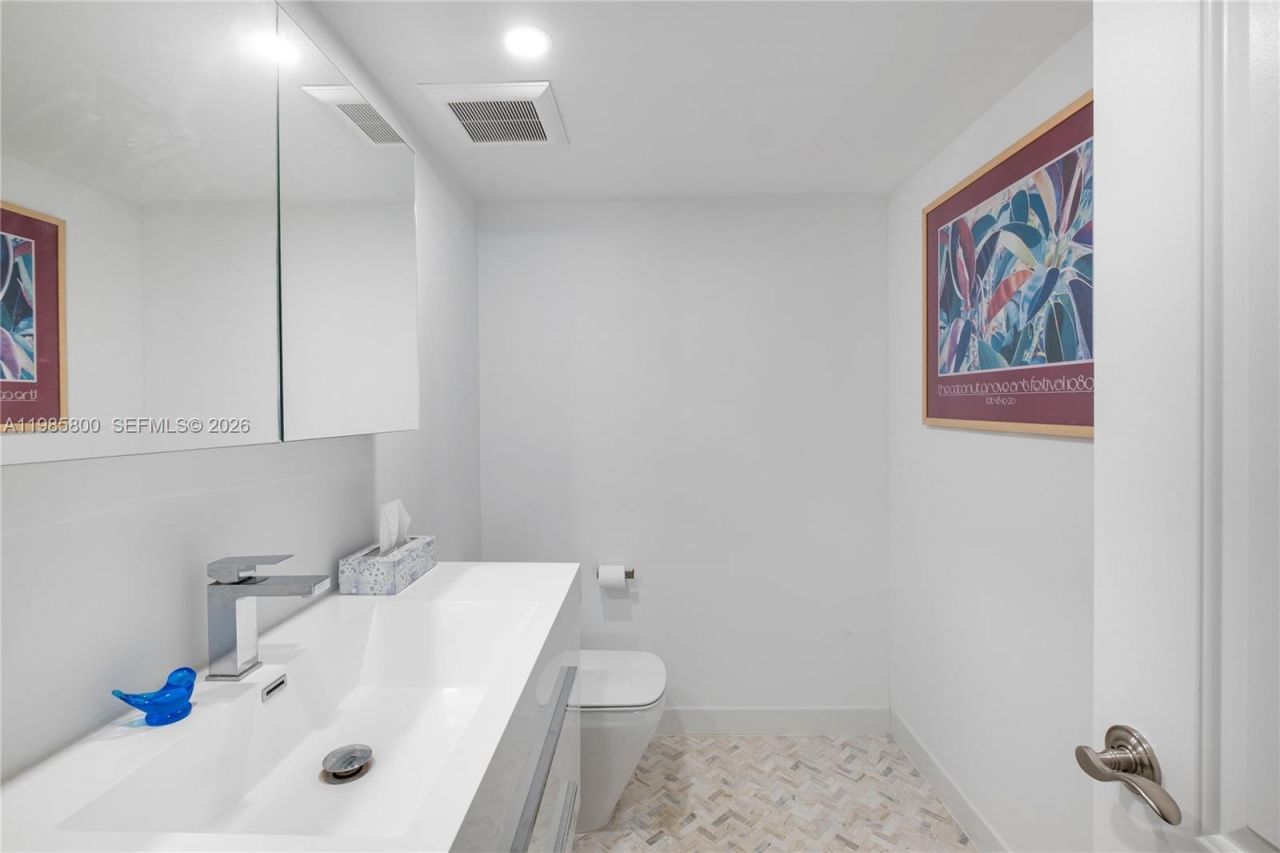 4000 Towerside Ter, Unit 1102, Miami, FL 33138 Photo