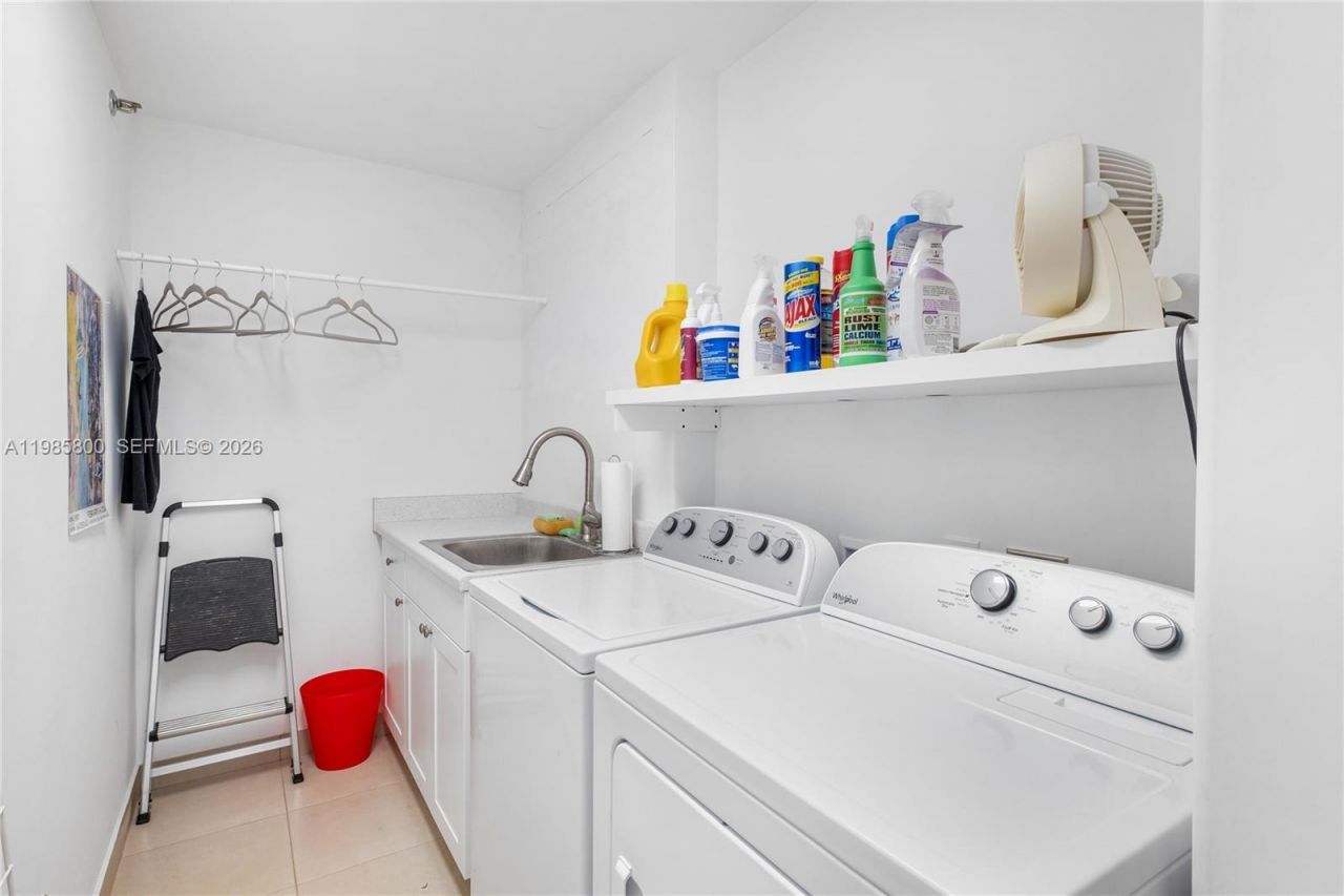 4000 Towerside Ter, Unit 1102, Miami, FL 33138 Photo