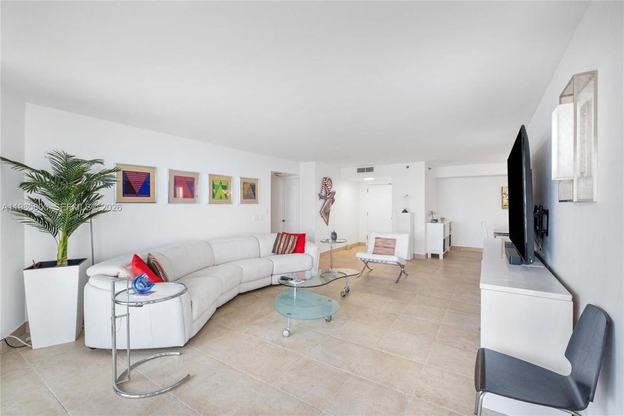 4000 Towerside Ter, Unit 1102, Miami, FL 33138 Photo