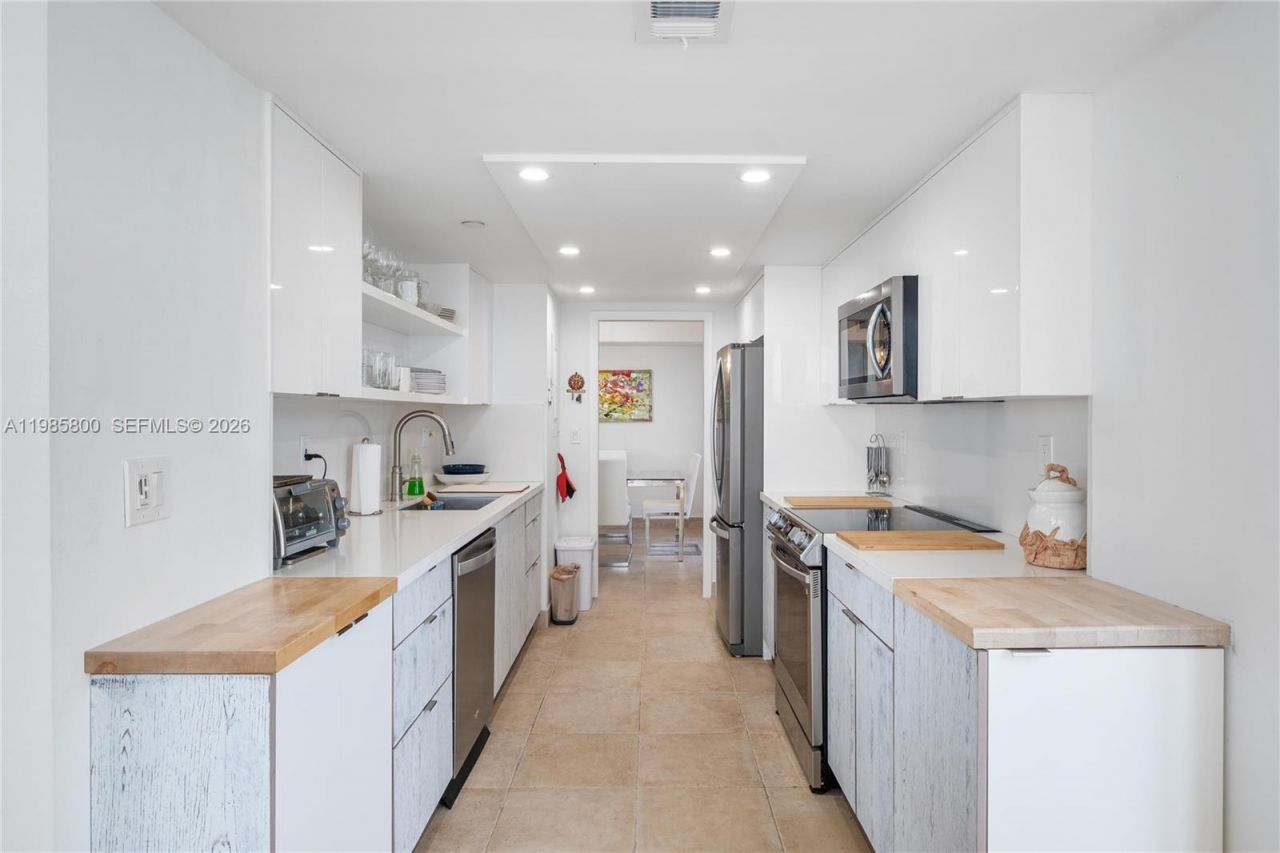 4000 Towerside Ter, Unit 1102, Miami, FL 33138 Photo