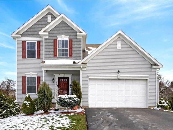 423 Labrador Ln, Clairton, PA 15025