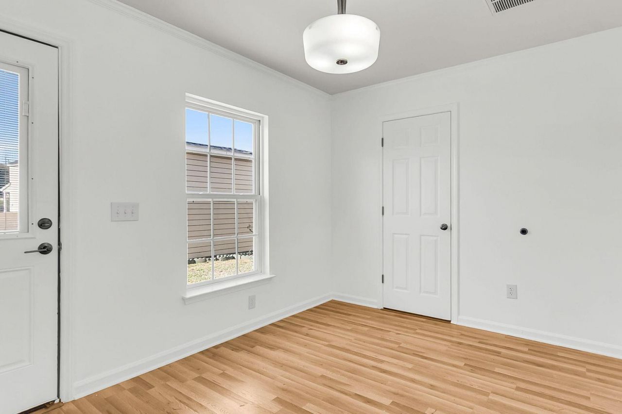 3033 Kinswood Lane Photo 12