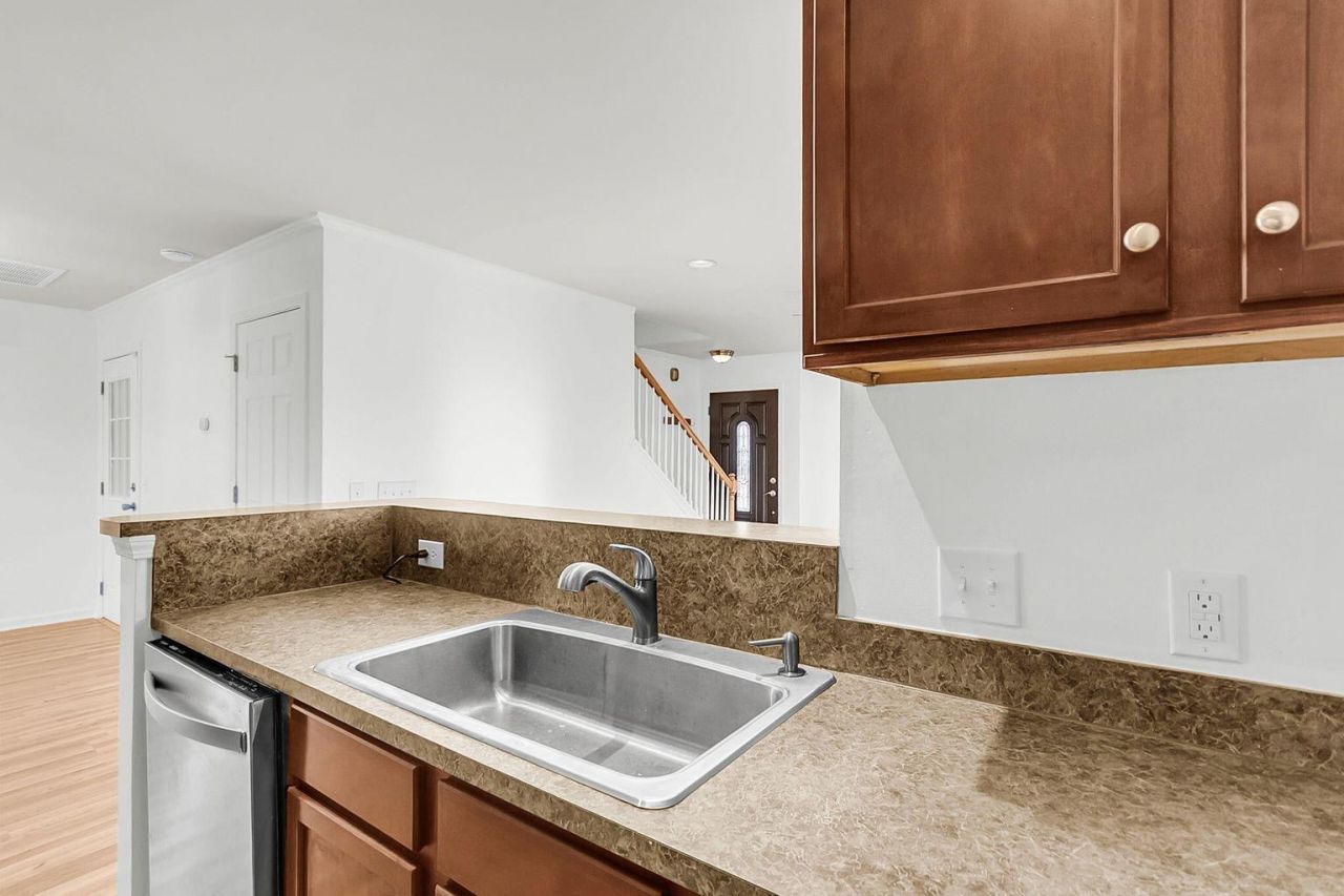 3033 Kinswood Lane Photo 38