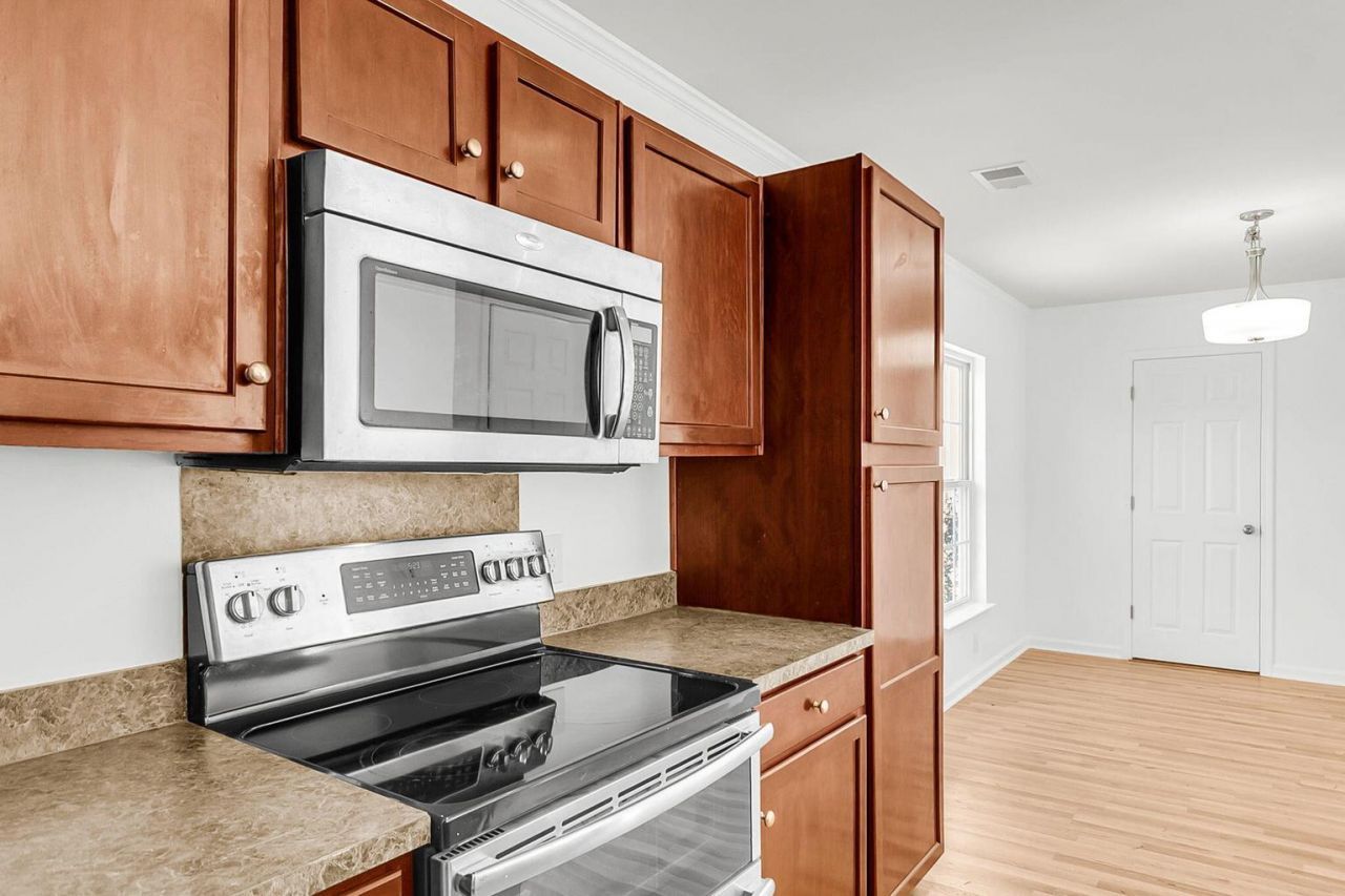 3033 Kinswood Lane Photo 39