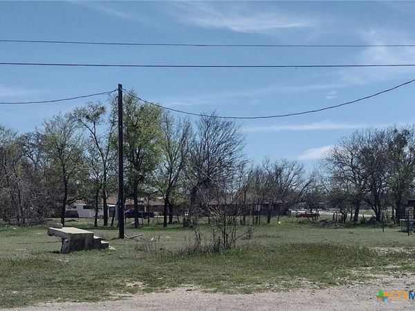 000 N 3rd Street , Lometa, TX 76853