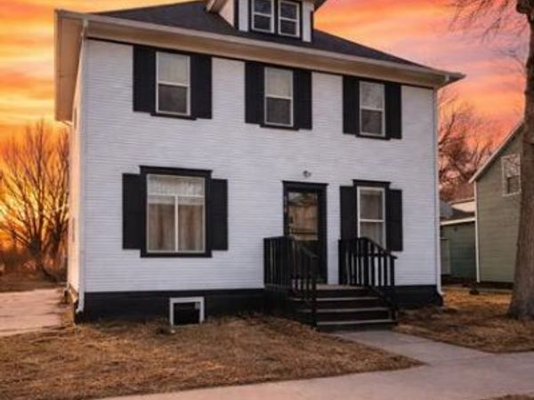 112 S Arch Street, Aberdeen, SD 57401