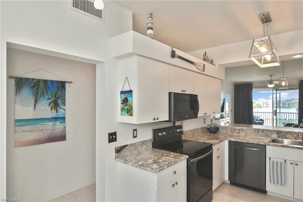 8066 Queen Palm Ln, Unit 535, Fort Myers, FL 33966 Photo