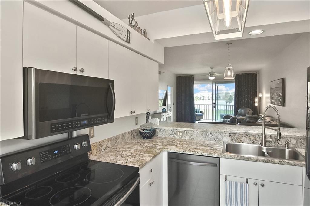 8066 Queen Palm Ln, Unit 535, Fort Myers, FL 33966 Photo