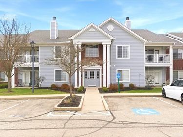 3043 Cumberland Lane, Unit 104, Beavercreek, OH 45431