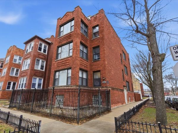 2032 W Birchwood Avenue, Chicago, IL 60645
