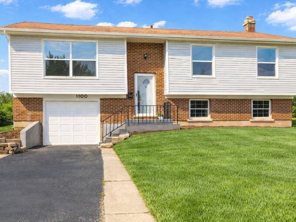 1100 Millbrook Drive , Lake Zurich, IL 60047