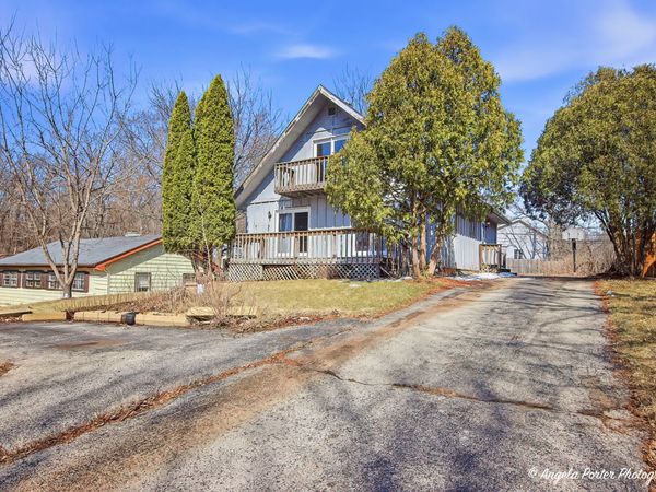 2702 Baldwin Road, McHenry, IL 60050