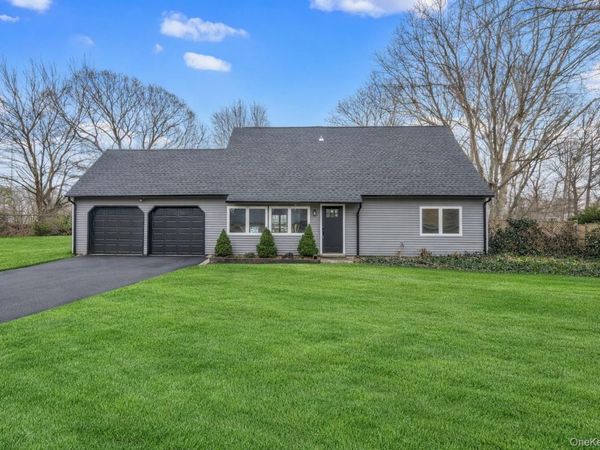 15 Harford Drive, Coram, NY 11727
