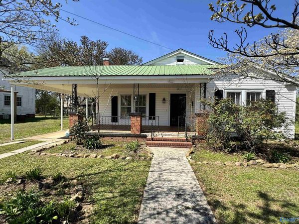 313 N Center Avenue, Piedmont, AL 36272