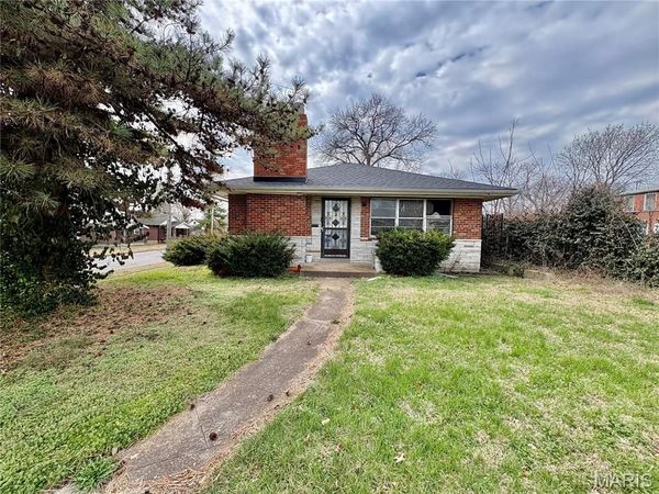 6100 Garesche Avenue, St Louis, MO 63136